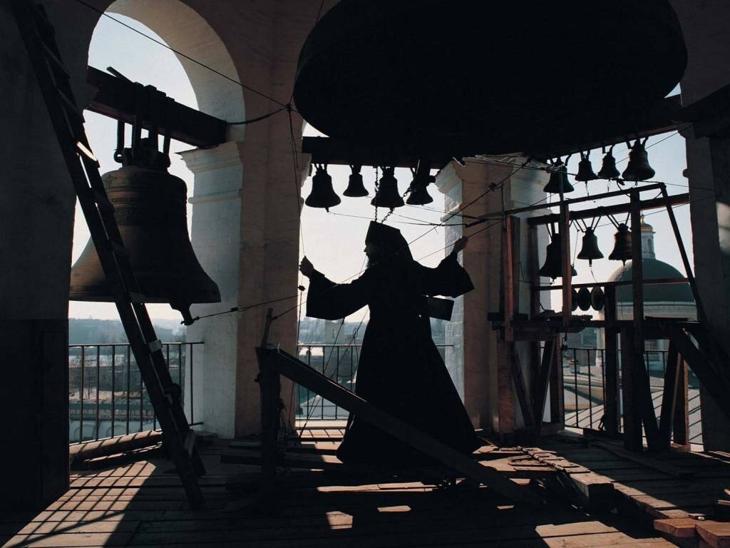 От чего уберегает колокольный звон?