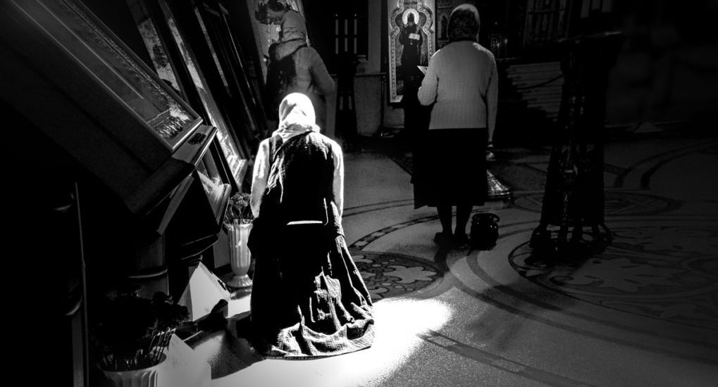 "Молитвы заставляют меня самоуничижаться.Зачем?"