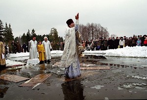 Давайте будем соучастниками! Когда святая вода действительно освящает нас?