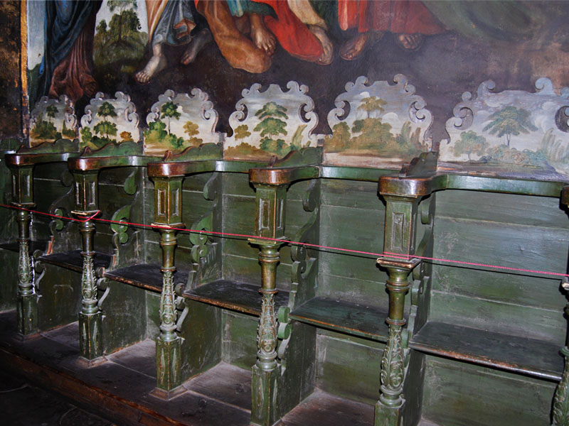 Когда можно сидеть на службе?