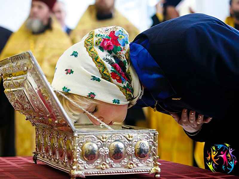 Почитание святых мощей