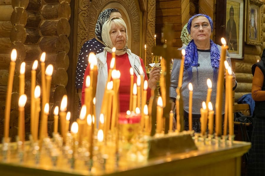 Плечом к плечу