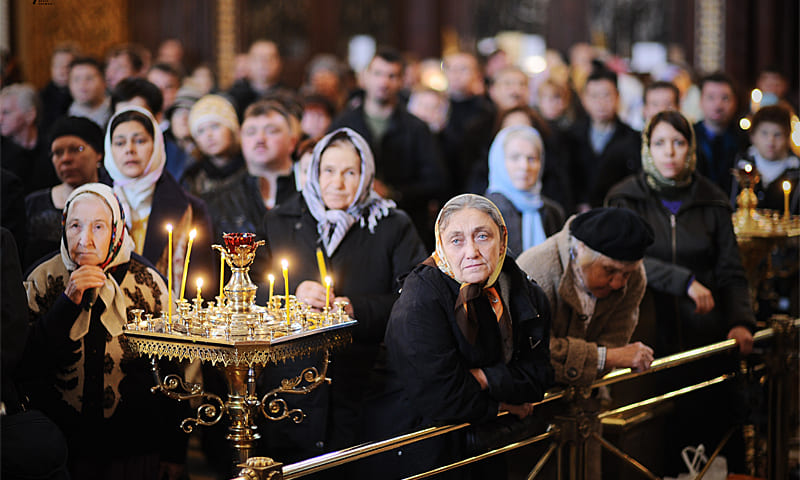 Как правильно вести себя в храме?