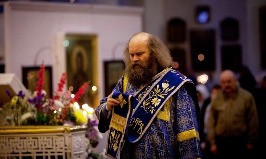 О чём молитва:"Приложи зла славным земли"?