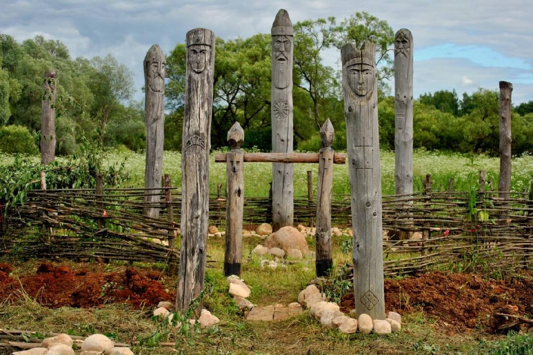 Мир славянского язычества