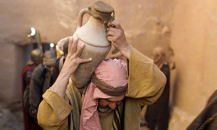 Кем был человек с кувшином?