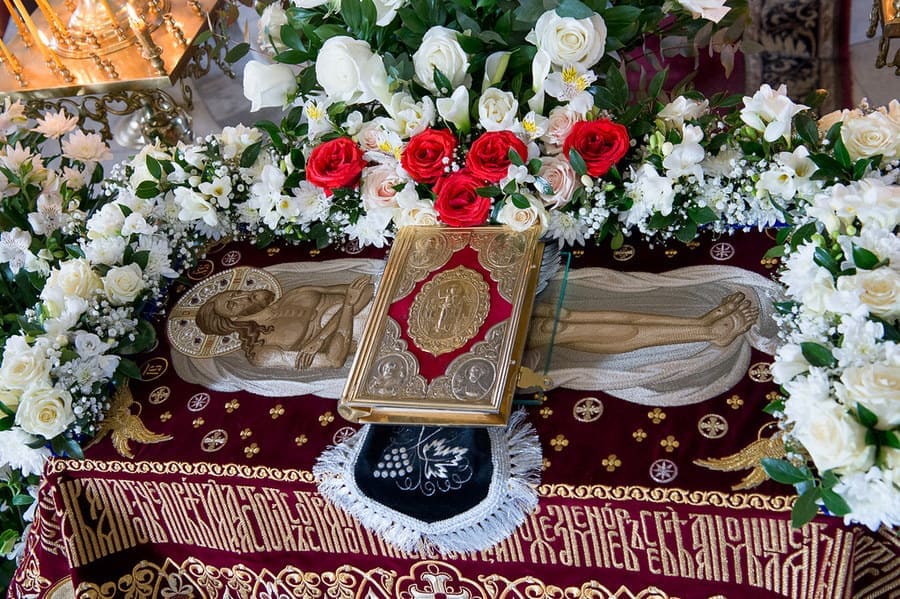 Да молчит всякая плоть человеческая