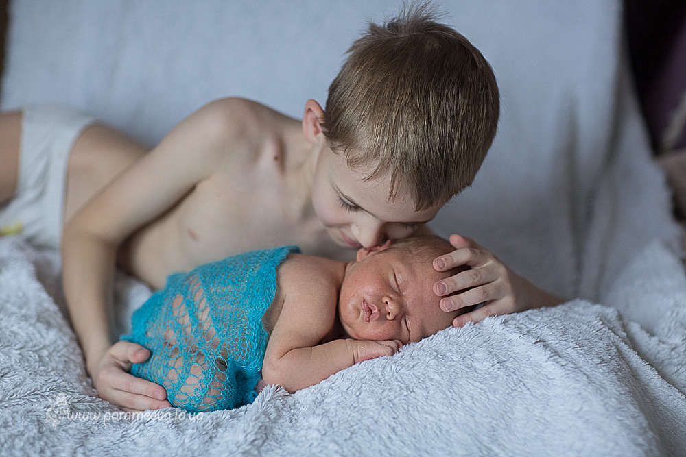 Старший ребёнок в семье:повинность или привилегия?