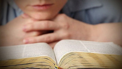 Почему разное отношение к врагам в Заветах?