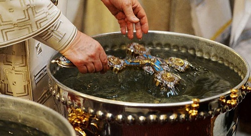 После Крещения мальчика не внесли в алтарь